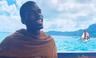  Pogba quậy tưng bừng trước ngày hội quân với M.U