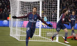 Ronaldo và Messi còn thi đấu, Neymar khó cửa giành Bóng vàng