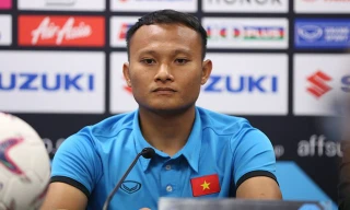 Tuyển Việt Nam có nguy cơ mất Trọng Hoàng tại chung kết lượt đi