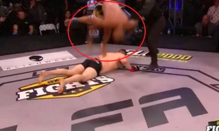 Võ sĩ MMA bị xử thua vì nhào lộn ăn mừng trên lưng đối thủ