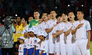 Các tuyển thủ Việt Nam đá chính ở trận đấu gặp Myanmar. Ảnh: Zing