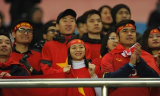 Cổ động viên Việt Nam 'giải cứu' giải U23 châu Á