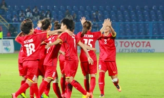 Tuyển nữ Việt Nam thắng kịch tính 3-2 trước Thái Lan. Ảnh: Vnexpress 