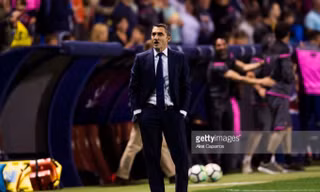 HLV Valverde nổi giận sau thất bại của Barca