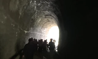 Đường hầm hỏa xa bị bỏ hoang gần nửa thế kỷ