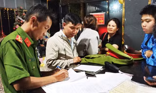 Lập biên bản vi phạm hành chính. 