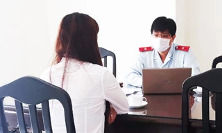 Cơ quan chức năng làm việc với người đăng tin sai sự thật.