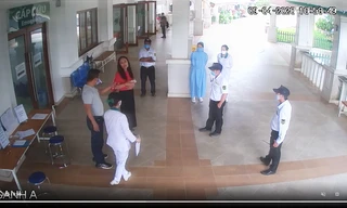 Khởi tố người đánh bảo vệ khi được nhắc đo thân nhiệt