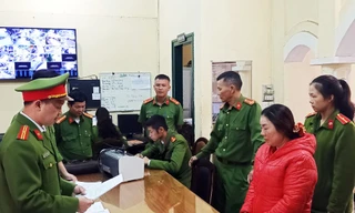 Đọc lệnh bắt tạm giam Hoàng Thị Điệp