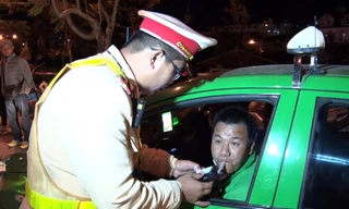 Đo nồng độ cồn đối với tài xế taxi