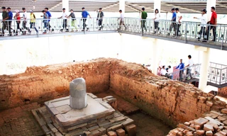 Tham quan linga-yoni lớn nhất Đông Nam Á ở thánh địa Cát Tiên