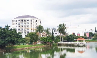 Công trình xây dựng đồ sộ gần hoàn thiện nhưng không có bản kế hoạch bảo vệ môi trường 