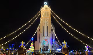 Nhà thờ Con Gà mùa giáng sinh