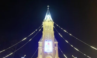 Nhà thờ Chánh tòa được trang hoàng lộng lẫy