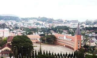 Công trình kiến trúc Cao đẳng sư phạm nổi bật giữa đô thị Đà Lạt