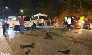 Hiện trường vụ tai nạn liên hoàn trên đèo.