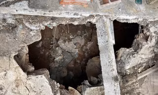 Hàm ếch nguy hiểm phía sau lớp đá của ta luy