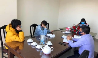 Thanh tra Sở TTTT Lâm Đồng làm việc với những người vi phạm