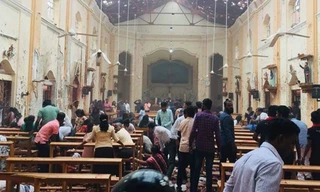 Một nhà thờ ở Colombo bị đánh bom sáng nay. Ảnh: Indianexpress.