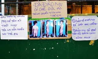 Dân làng bức xúc, tự dán các 'khẩu hiệu' đòi trừng trị dì ghẻ độc ác Hồ Thị Thảo 