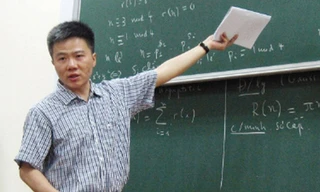 Khi đứng trên bục giảng, Giáo sư Ngô Bảo Châu không để cho mình bị xao nhãng. 