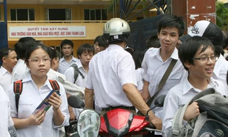 Số lượng thí sinh đăng ký dự thi vào lớp 10 các trường tốp trên, công lập ở Hà Nội đều tăng dù chỉ tiêu giảm - Ảnh: Ngọc Thắng 