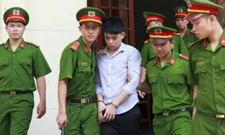 Đạt bị giải đi sau phiên tòa