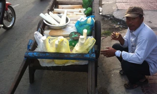 Bơ vơ kiếm tết trên đường phố 