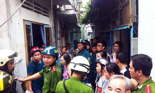 Hỏa hoạn khiến con hẻm nhỏ náo loạn. Ảnh: An Nhơn (VnExpress).