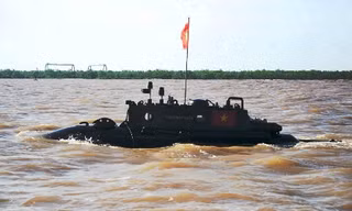 Ban đầu tàu chỉ chạy chậm và di chuyển ở 1 khu vực nhất định 