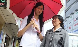 Nữ thí sinh cao 1,92 m khiến ai cũng ngước nhìn