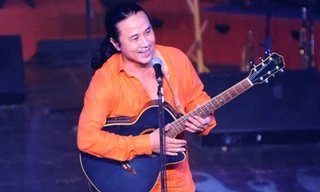 Lê Minh Sơn mừng vì con xếp thứ 55/57 của lớp