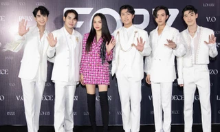 Hoa hậu Hương Giang cùng dàn "Quý Ông Hoàn Mỹ" chúc mừng Đỗ Phong ra mắt nhóm nhạc