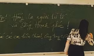 Xúc động trước bài tập cuối cùng cô giáo chủ nhiệm gửi đến học trò trong buổi chia tay
