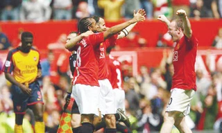 Man Utd tỏ ra lấn lướt trước Arsenal