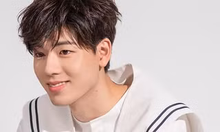 Soái ca tân binh “Hospital Playlist” gây sốt với gương mặt hao hao Park Bo Gum