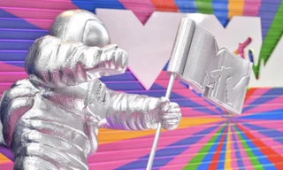 Dàn sao khuấy động VMAs 2020: Lady Gaga, Ariana Grande, BTS, The Weeknd thắng lớn