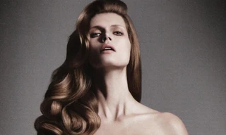 Siêu mẫu ba bằng đại học