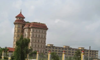 Trường ĐH Hà Hoa Tiên bị đình chỉ hoạt động đào tạo các trình độ đại học trong 12 tháng