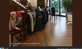 Mẹo nhỏ phơi quần áo mở quạt trần trong ngày nồm ẩm của ông bố ở Phú Thọ gây tranh cãi dữ dội. Nguồn: Mai Xuân Hùng