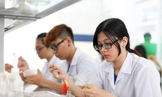 Trường Đại học Dược Hà Nội công bố mức học phí năm 2025, điểm chuẩn hai năm gần đây