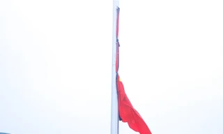 Cờ rủ được treo tại Quảng trường Ba Đình. Ảnh minh họa: PHI HÙNG