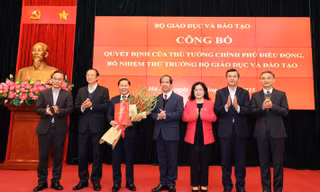 Bổ nhiệm lãnh đạo Bộ giáo dục; xử lý hiệu trưởng ‘hành’ kế toán