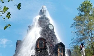 Khách sạn núi lửa phun... nước mát