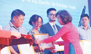 Những đề tài… nhặt 