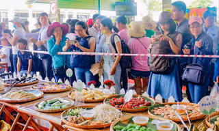 Những món ăn đặc sản luôn thu hút du khách 