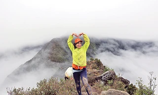 Khi 100 nhà báo tranh tài leo núi