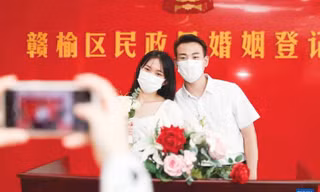 Vì sao giới trẻ Trung Quốc ngại kết hôn?