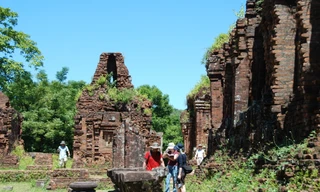 Thương dân dân lập Đền thờ