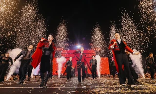 Thấy gì từ hiện tượng cuồng các 'anh trai': Kỹ nghệ nhào nặn thần tượng